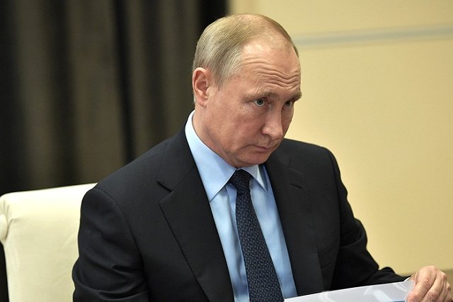 Путин поручил Медведеву проверить рост налогов в «реальной жизни»