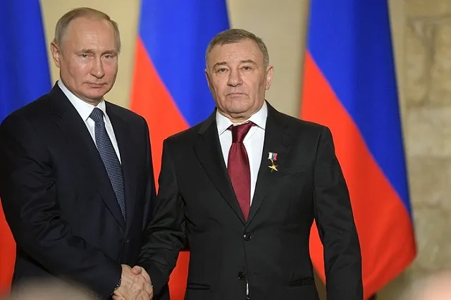 Экс-жена миллиардера Ротенберга: «Он достоин похвалы. А мы можем только обсуждать, какие они плохие»