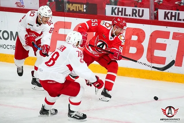 В первом домашнем матче «Автомобилист» всухую обыграл «Спартак»