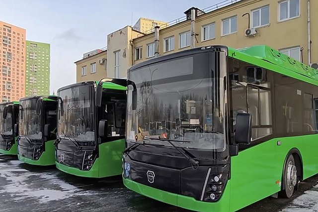 В Екатеринбург доставили еще полтора десятка новых автобусов. Куда они поедут?