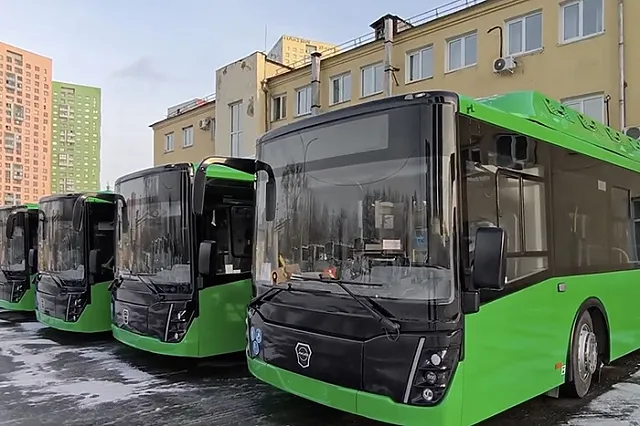 В Екатеринбург доставили еще полтора десятка новых автобусов. Куда они поедут?