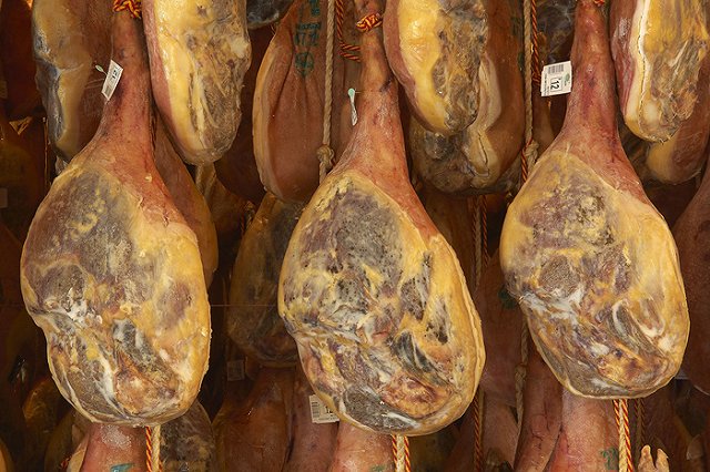 В Госдуме расследуют кражу окорока