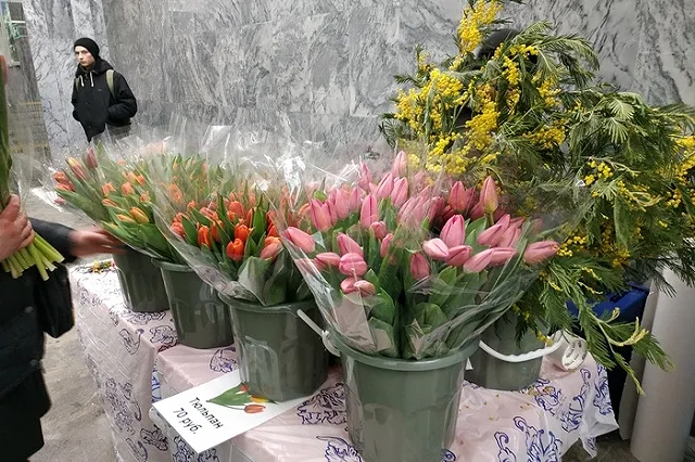 «Это мы, как скульпторы вас лепим». Амурский губернатор обидно поздравил женщин