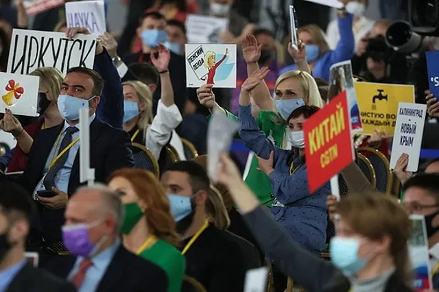 Уральская журналистка сообщила, что пришла на пресс-конференцию с температурой и просроченным ПЦР