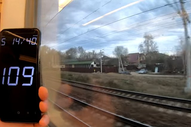 В Нижнем Тагиле задержали 26-летнего зацепера, ехавшего на крыше «Ласточки»