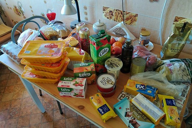 Путин посоветовал россиянам не пытаться закупать продукты впрок, впадая в панику