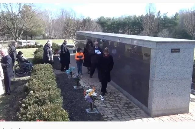 Похоронщик из Екатеринбурга наладил в Крыму выпуск картонных гробов