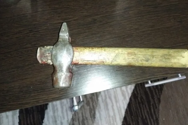 Свердловчанка насмерть забила молотком четырёхлетнюю дочь и попыталась покончить с собой