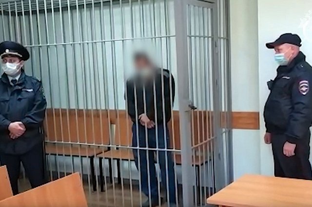 Избил ножом и изнасиловал: в Свердловской области завершили расследование убийства матери и её детей