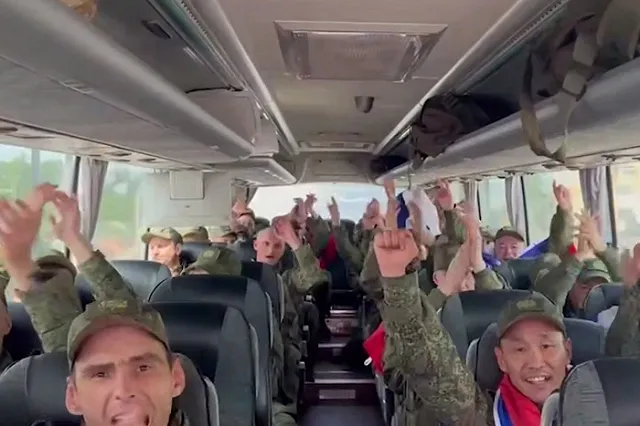 Двое военнослужащих из Екатеринбурга возвращены 12 июня из украинского плена