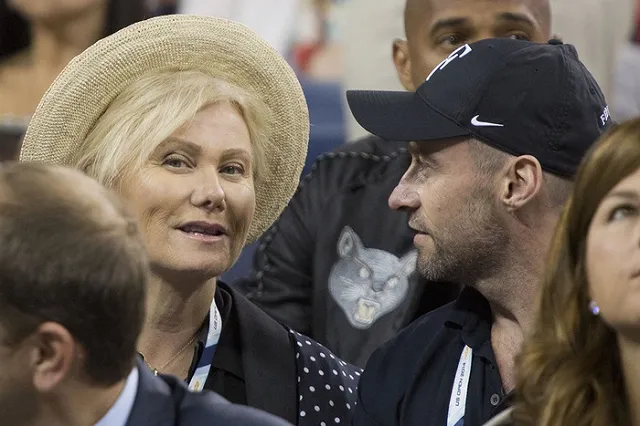 Жена Хью Джекмана запретила ему работать с Джоли