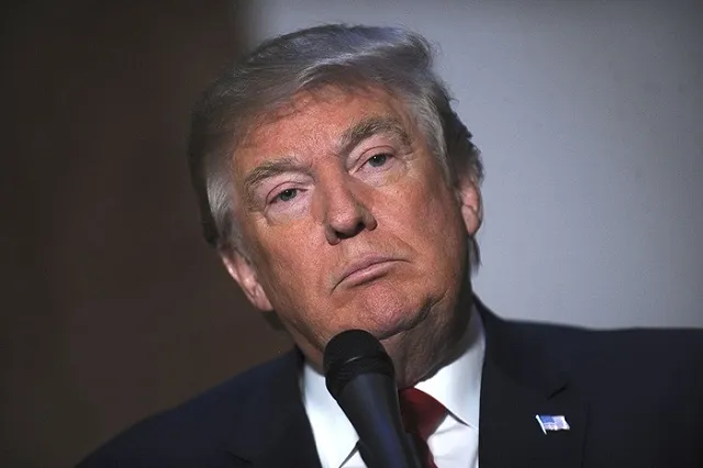 NBC снял скетч об операции по спасению прически Трампа на встрече с Путиным