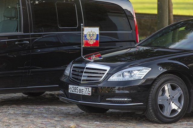 ВЦИОМ поднял рейтинги Путина и Медведева