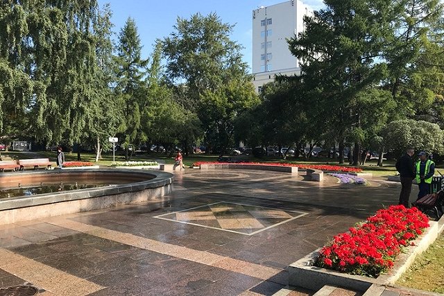 Мэрия отчиталась о ходе реконструкции сквера за Оперным театром