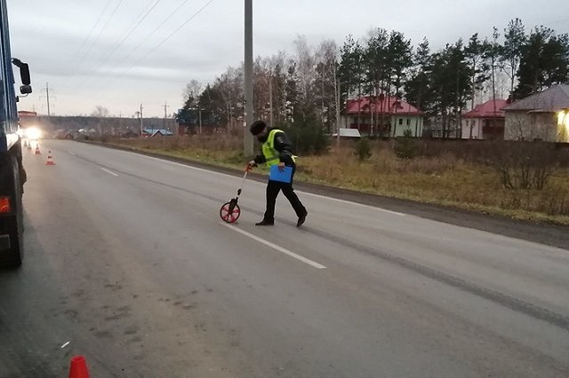 Пешеход попал под МАЗ в поселке Садовый