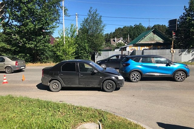 Девочка-подросток пострадала в ДТП в Екатеринбурге по вине таксиста