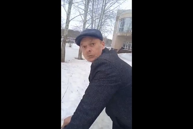 «Ну-ка оставили мои перила!». Жительница ЖБИ пресекла кражу подъездного имущества