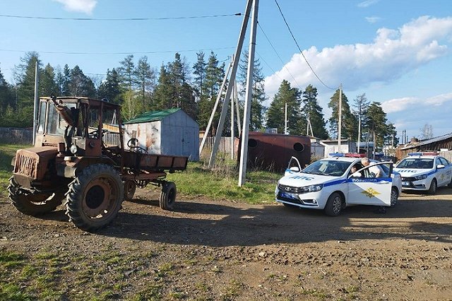 В Ивделе задержали пьяного тракториста