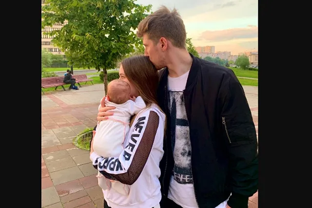 «А это папин отпуск…» Муж олимпийской чемпионки Юлии Липницкой вернулся с СВО