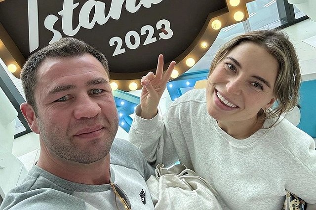 У задержанной в Екатеринбурге за госизмену русской американки в США остался парень-боксер