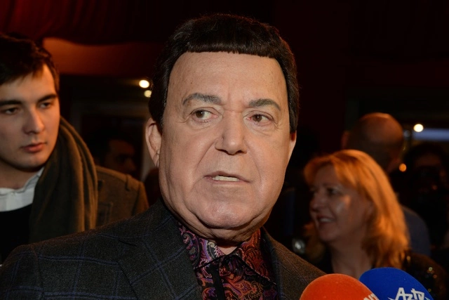 Кобзон отказался от звания народного артиста Украины