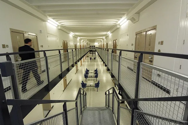 Глава ФСКН предлагает приостанавливать уголовное преследование наркоманов