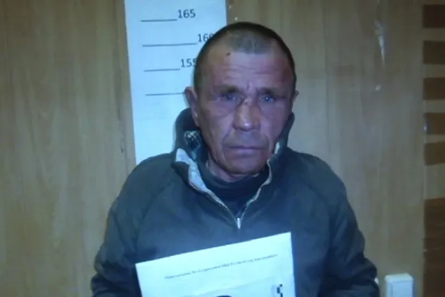 Полиция Екатеринбурга задержала «лису Алису» и «кота Базилио»