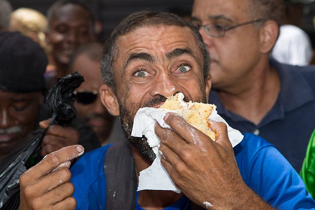 «Ты не хочешь отъесть ум с Изольдой?». Ответ «Печальке» кондитеров Сургута