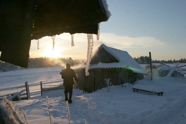 В курганском селе обнаружены повешенными ребенок и женщина