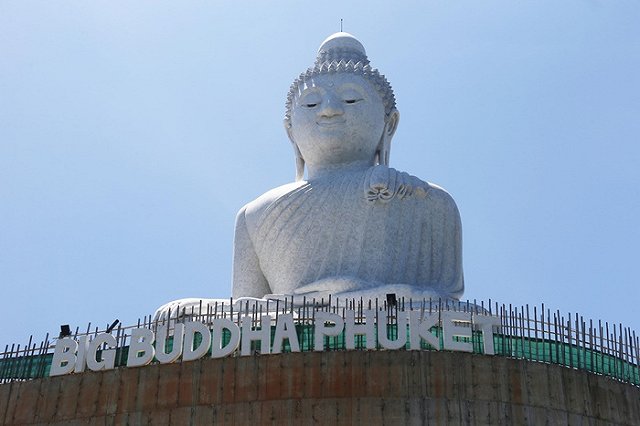 Дипломаты узнали о судьбе задержанной за кормление рыб в Таиланде россиянки