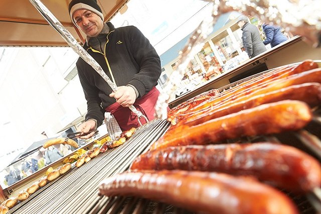 Российские сардельки оказались несъедобными