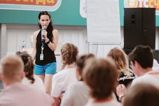 Экс-пиарщица «Леруа Мерлен» ищет работу за 300 тысяч рублей в месяц