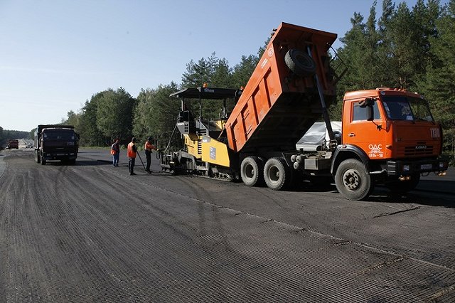 Власти назвали самопроизвольным подъем кузова у снесшего мост самосвала
