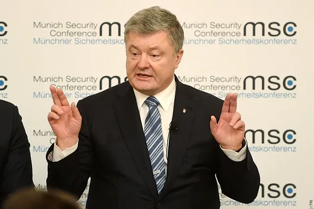 Порошенко заявил о полном отказе США от переговоров с Россией