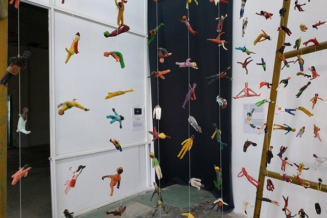 Профессор ВШЭ о борьбе с бедностью: Властям выгодны «люди на макарошках»