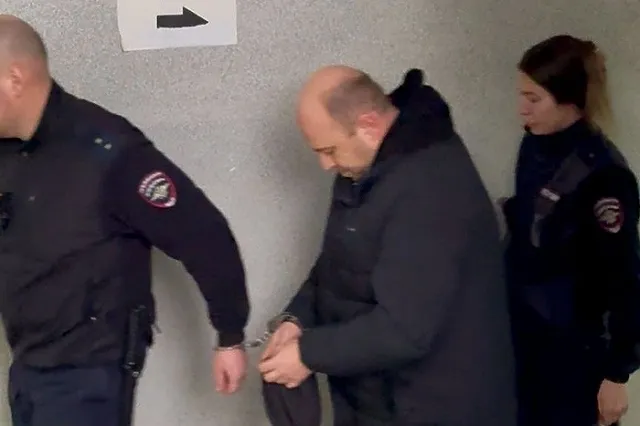 В Екатеринбурге за крупную взятку арестовали сотрудника РЖД