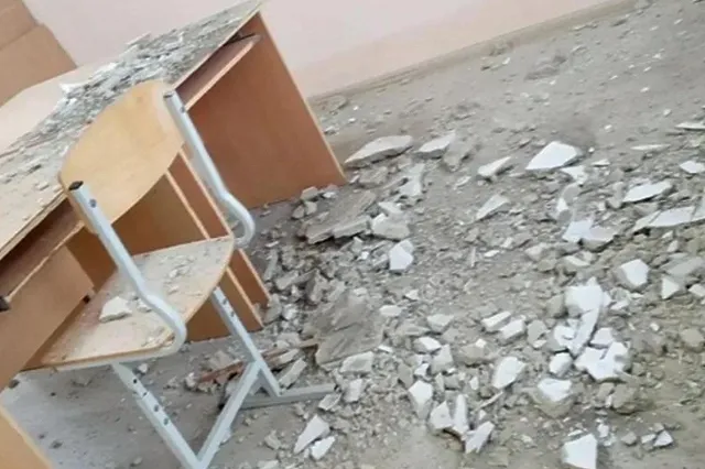 В уральской школе рухнул потолок