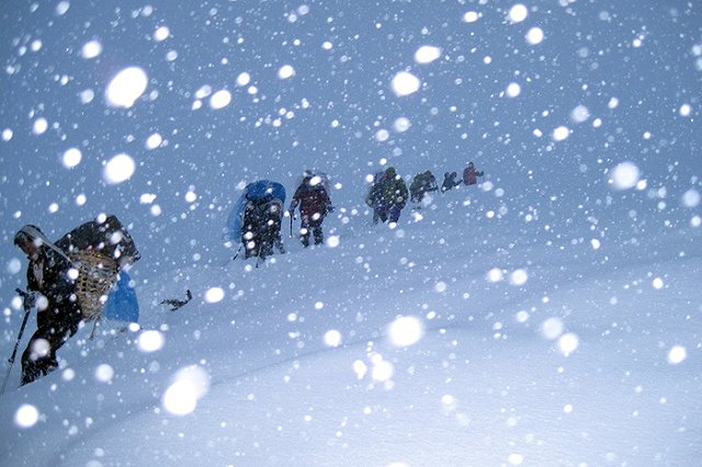 Пропавшие в горах Непала российские альпинисты вышли на связь