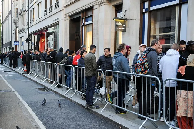 «Займу очередь за новыми iPhone». В Екатеринбурге стартуют продажи новинок