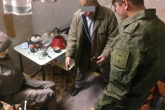 В Берёзовском мужчина задушил приятеля за обещание «порвать его, как пачку маргарина»