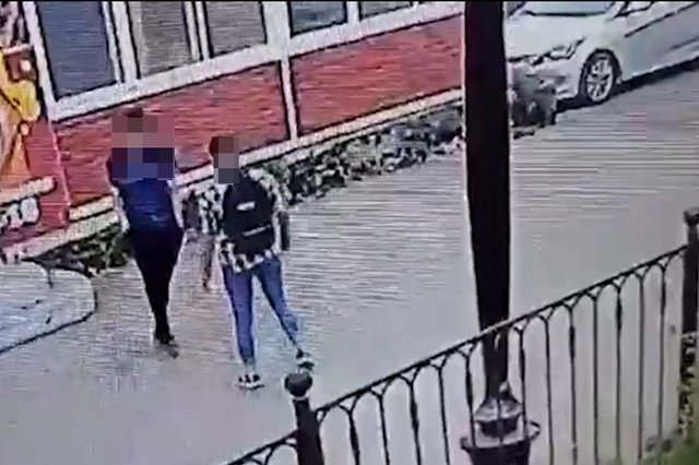 Несовершеннолетняя девушка убила школьника в центре города