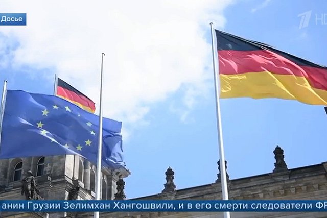 Захарова рассказала, как западные посольства «вербуют» россиян