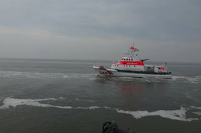 Тонущий экипаж «Урса Майор» спасло испанское судно Salvamar Drago