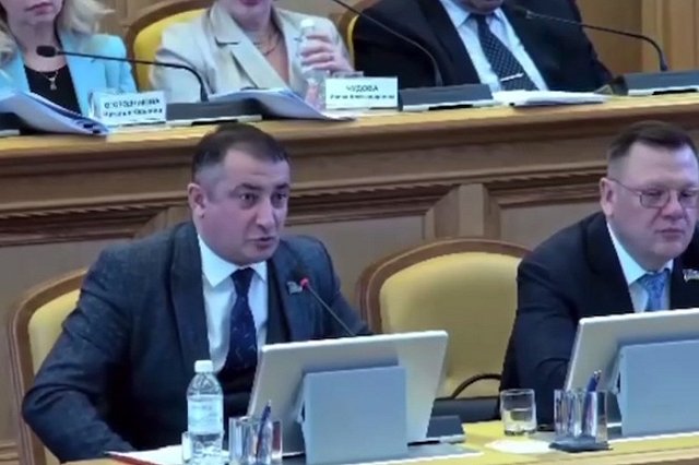 Назвавший Сибирь «исторической родиной» узбеков депутат из ХМАО покинул Россию