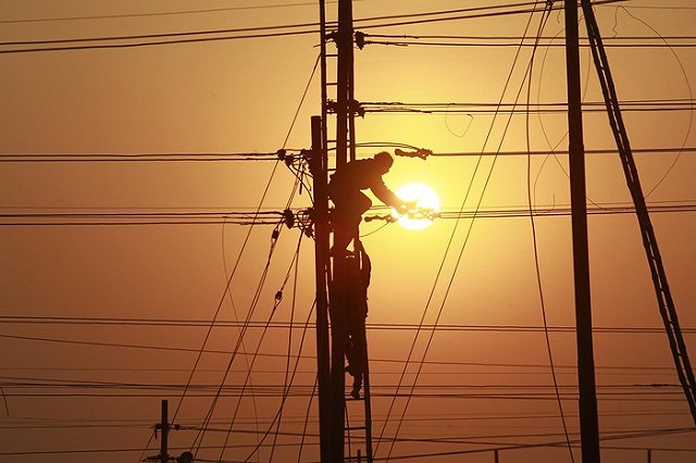 Украина остановила подачу электроэнергии в ДНР