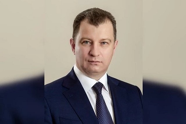 Запретил сплетни и джинсовую одежду: мэр Серова ввёл для подчинённых кодекс этики