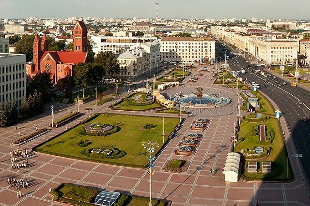 Санкционная война: Киев закрывает небо, Минск прекращает поставки бензина