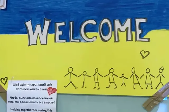 Украинка устроила драку в немецком центре для беженцев из-за удлинителя