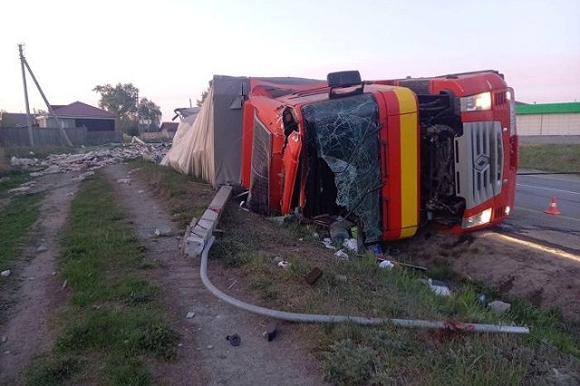 Водитель фуры, которому оторвало руку в страшном ДТП на Урале, скончался