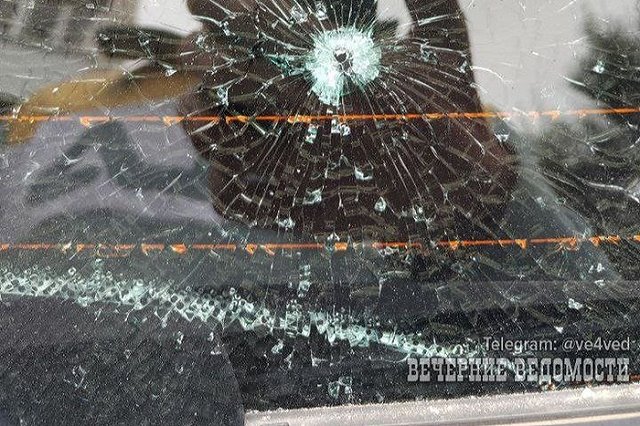 В Екатеринбурге неизвестные обстреляли несколько автомобилей